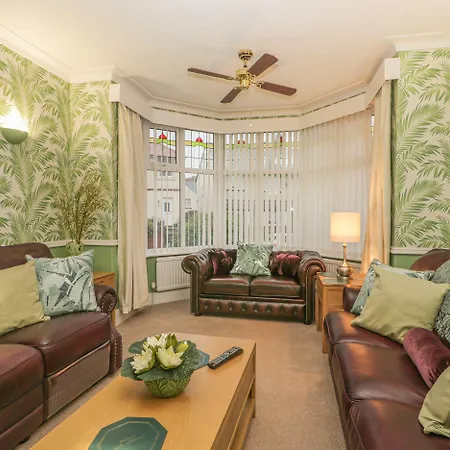 Guest house The Hillcrest Scarborough