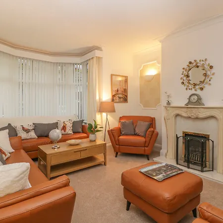 The Hillcrest بيت ضيافة